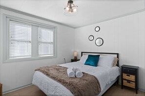 Queen Bed w/ all Linens Provided
