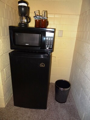 Microwave, Oven, Refrigerator, Indoors, Pot