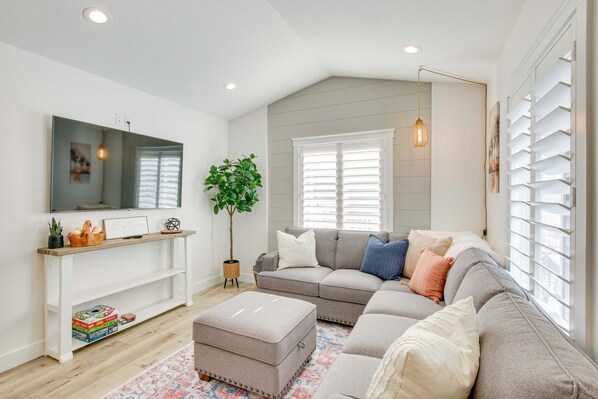 Perry Vacation Rental | 2BR | 1BA | 720 Sq Ft | Stairs Required