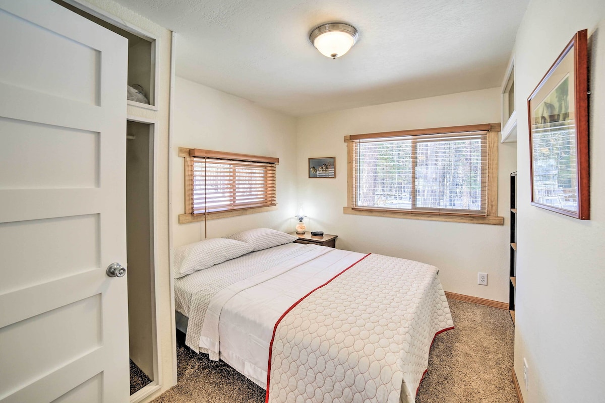 Peaceful Marquette Cottage w/ Sunroom!