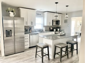 KITCHEN WITH 4 BAR STOOLS; BRAND NEW APPLIANCES