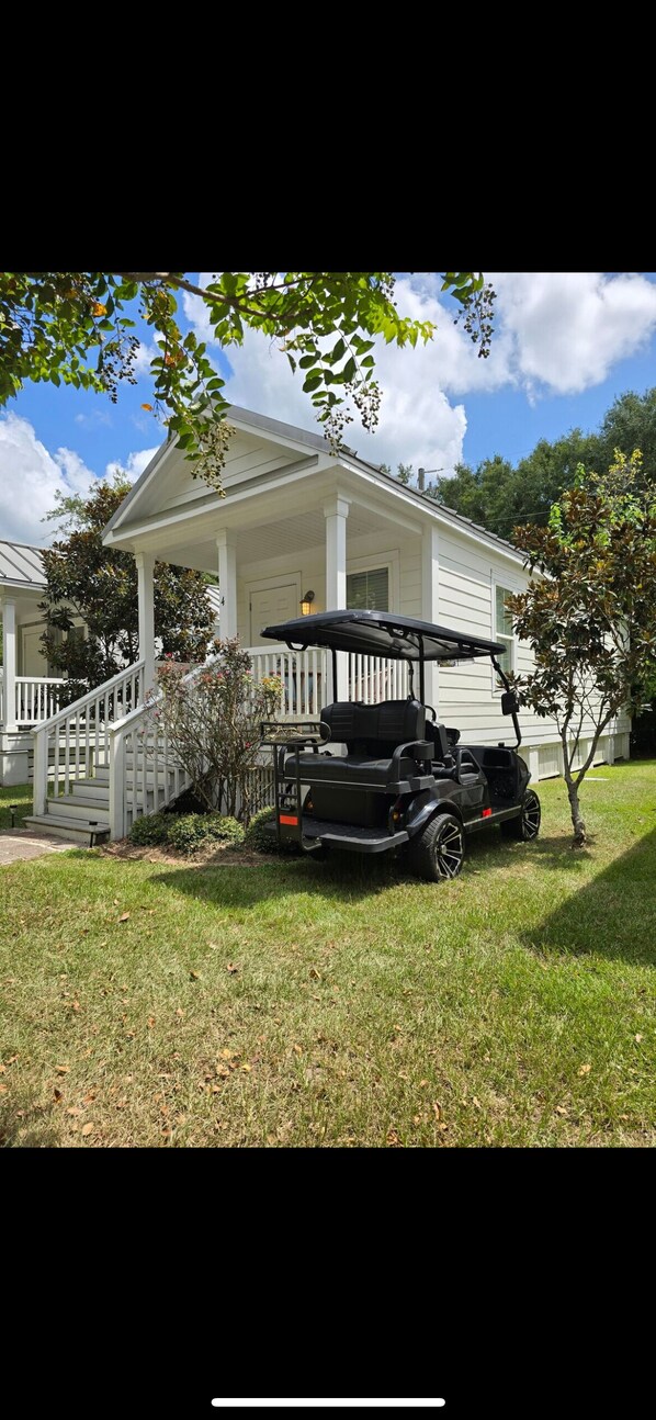 Golf cart included in booking!