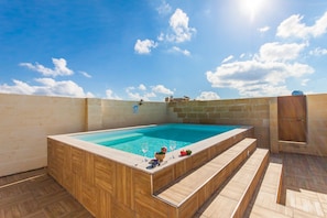 Swimming pool 1