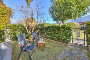 The welcoming garden for relaxing moments
