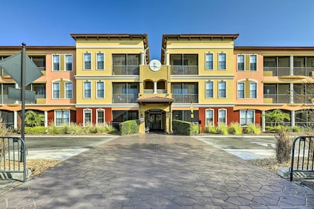 Tampa Vacation Rental | 2BR | 2BA | 1,019 Sq Ft | Step-Free Access (Elevator)