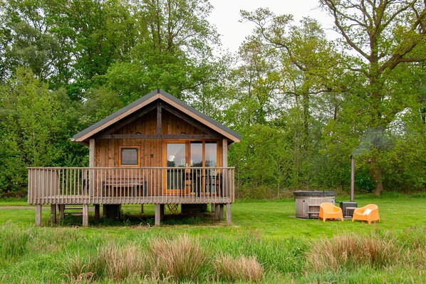 Außenseite Ferienhaus [Sommer]