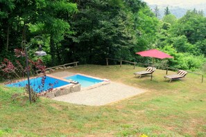 Schwimmbad des Ferienhauses