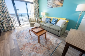 Direct Oceanfront, Beautifully Decorated