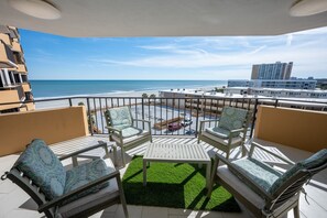 Large Balcony to Enjoy the Views of the Ocean