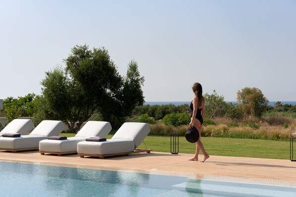 Stimulating pool surroundings.