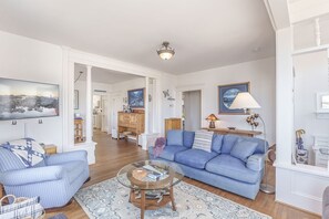 Living Room with Fireplace, HDTV and Ocean Views
