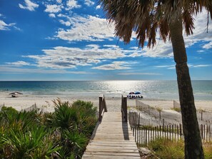 Neighborhood Boardwalk, 1 Minute Walk