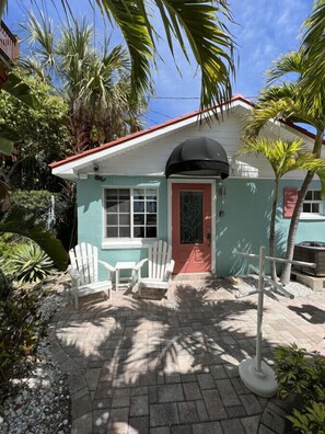 Cottage private entrance w/ seating area