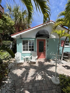 Cottage private entrance w/ seating area