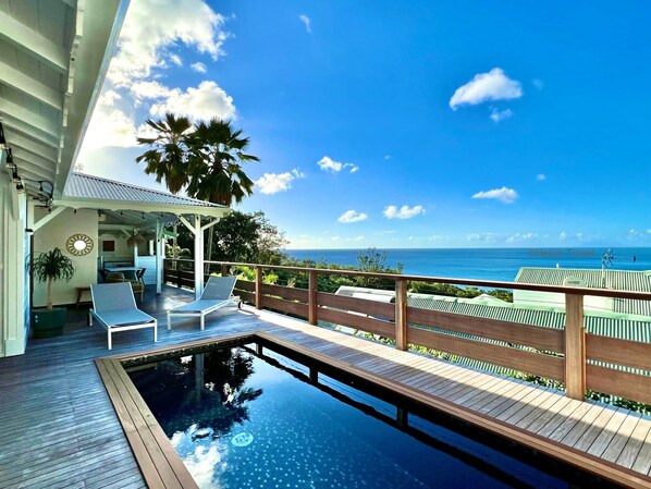 Swimming pool and sea view Etoile Matutine