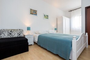 das Schlafzimmer