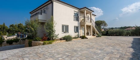 house and parking