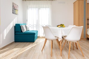 das Wohnzimmer