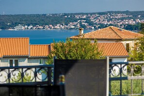balcony with a sea view