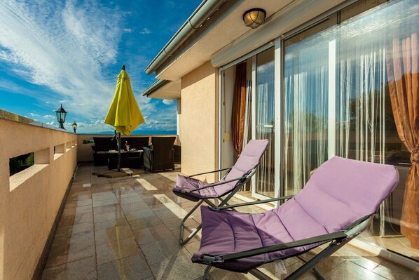 balcony