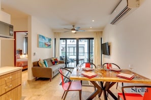 Beautiful, luminous open layout w/ a splash of color!