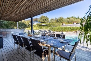 Pool gazebo & outdoor dining