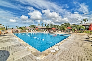 Community Amenities | 3 Outdoor Pools | Fitness Center | Bocce Ball Court