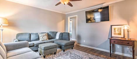 Jacksonville Vacation Rental | 3BR | 2BA | 1,438 Sq Ft | 1 Step to Enter