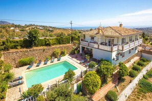 Villa Alqueria image