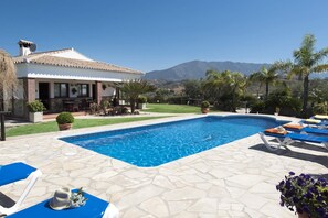 Villa Algazara image