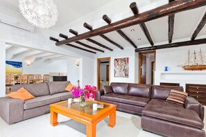 Villa Ana Maria image