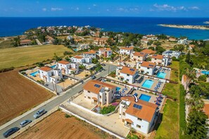 Villa Heracles image