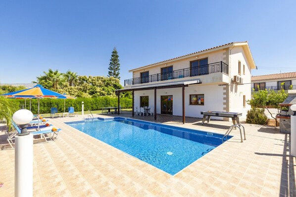 Villa Harmony image