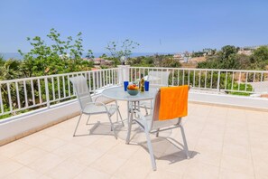 Villa Giota image