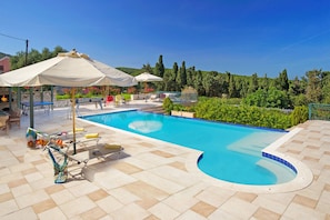 Villa Emelisse image