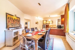 Villa Bella image