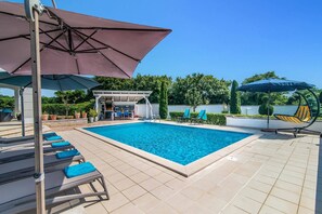 Villa Bella image