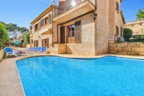 Villa Can March image