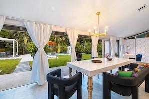 Outdoor dining