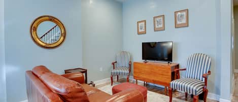 Jersey City Vacation Rental | 4BR | 2BA | 8 Stairs Required to Enter