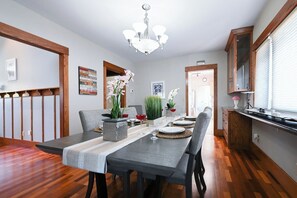 Dinning Table
