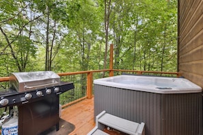 The best Smoky Mountains Cabin Rentals with hot tub | Great Smoky Mountains Cabin Rentals | Gatlinburg Cabin Rentals | Pigeon Forge Cabin Rentals