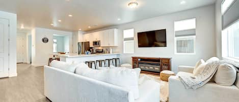 Bellemont Vacation Rental | 5BR | 3.5BA | 2,474 Sq Ft | Step-Free Entry