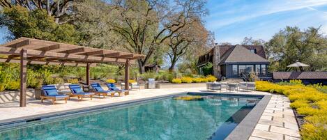 Your luxe escape in the Sonoma/Santa Rosa countryside!