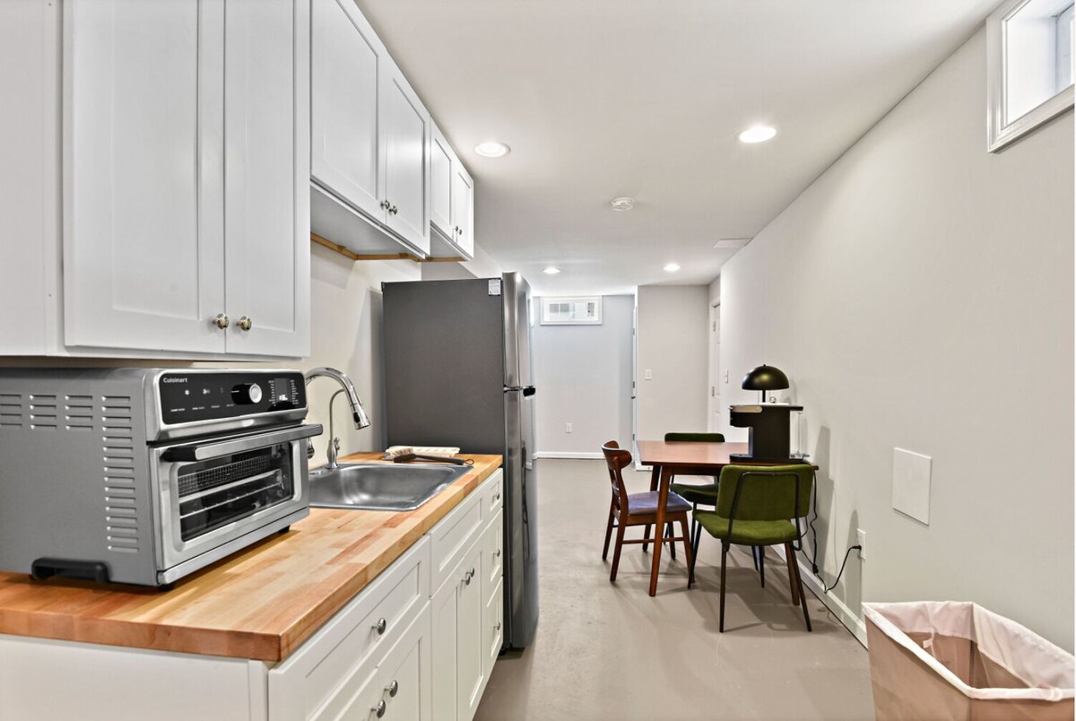This apartment is a 1 bedroom(s), 1 bathrooms, located in Leesburg, VA.