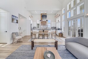 Main Living Area, 2nd Floor