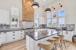 Kitchen, 2nd Floor