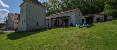 Part of an ancient farm hamlet. The pigeonaire, the porcherie and la prunerie.