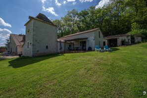 Part of an ancient farm hamlet. The pigeonaire, the porcherie and la prunerie.