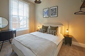 Castle View, Scarborough - Host & Stay